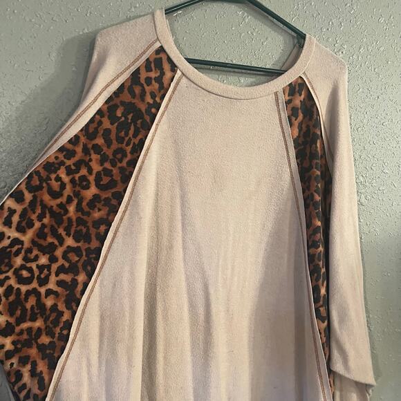 Now & Forever Womens 3X beige & Cheetah Oversized Sweater Shirt Blouse soft warm - Picture 10 of 13